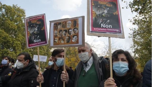 Αποκεφαλισμός στο Παρίσι: Οι μαθητές πήραν €300 για να &quot;προδώσουν&quot; τον καθηγητή τους
