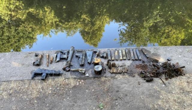 Οικογένεια πήγε βόλτα σε ποταμό του Λονδίνου και ανακάλυψε οπλοστάσιο