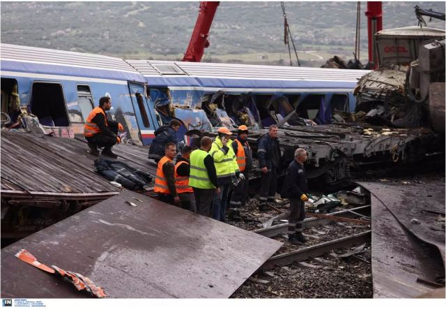 Σύγκρουση τρένων στα Τέμπη: Στους 57 οι νεκροί, λέει η ιατροδικαστής στη Λάρισα
