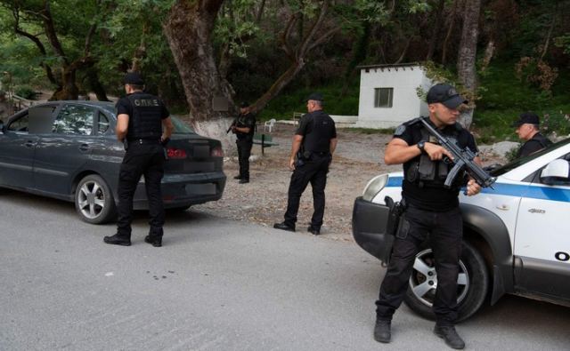 Εκτεταμένες αστυνομικές επιχειρήσεις και δεκάδες συλλήψεις στη Στερεά