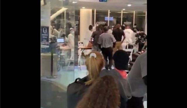 Πουέρτο Ρίκο: Χαμός στο αεροδρόμιο - Επιβάτης επιτέθηκε σε φρουρό που τού ζήτησε να φορέσει μάσκα