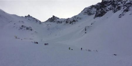 Αυστρία: Περίπου 10 ερασιτέχνες σκιέρ θάφτηκαν από χιονοστιβάδα στη περιοχή Φόραλμπεργκ