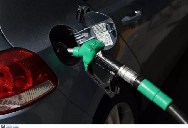 Μετά το ρεύμα, έρχονται τα νέα μέτρα για τα καύσιμα – Τα στοιχεία για την αισχροκέρδεια στα βενζινάδικα