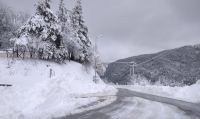 Λάρισα: Εντυπωσιακό σκηνικό στη χιονισμένη Σπηλιά (φωτ. & βίντεο)
