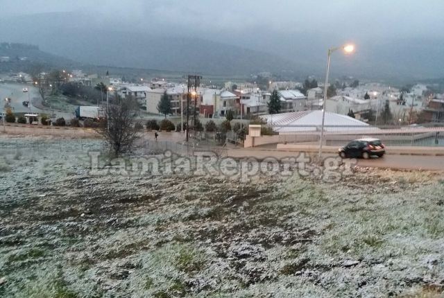 Ασθενής χιονόπτωση στη Λαμία - Κλειστά τα σχολεία σε Πελασγία και Δομοκό