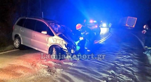 Φθιώτιδα: Αυτοκίνητο με οικογένεια έπεσε πάνω σε νταλίκα - ΦΩΤΟ