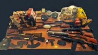 Φθιώτιδα: Χειροπέδες σε «συλλέκτη» όπλων με καλάσνικοφ και πιστόλι (ΦΩΤΟ)