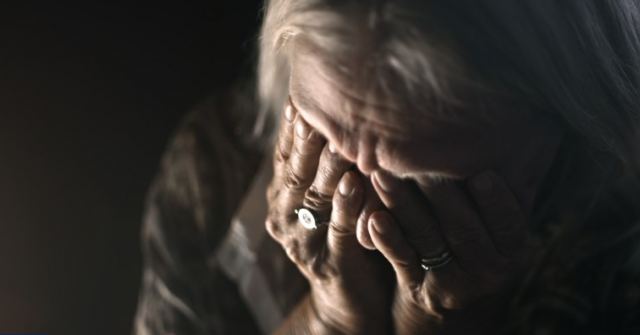 Aπάτη σε βάρος 86χρονης στην Κοζάνη: Πώς της απέσπασαν 80 χρυσές λίρες και 10.000 ευρώ
