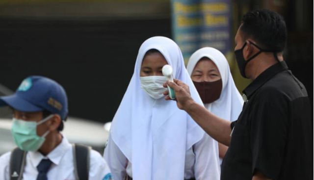 Κορωνοϊός: Η Ινδονησία θα τιμωρεί τους αρνητές των εμβολίων