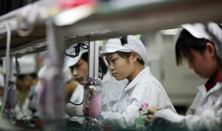 Κίνα: To εργοστάσιο της iPhone «χρυσώνει το χάπι» των έγκλειστων εργαζομένων -λόγω κορωνοϊού- με τετραπλάσια μπόνους