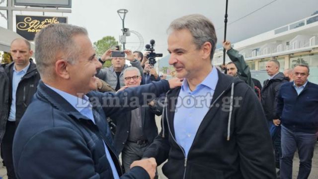 Ο Ηλίας Κυρμανίδης υποδέχτηκε τον Πρωθυπουργό στα Καμένα Βούρλα - BINTEO