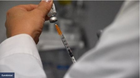 Κορωνοϊός- Επιτροπή εμβολιασμού: Όσοι νοσήσαν μπορούν να περιμένουν ως και 90 ημέρες για να εμβολιαστούν