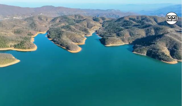 Λίμνη Πλαστήρα: Η «νεράιδα» της Θεσσαλίας με τα υπέροχα χωριά της