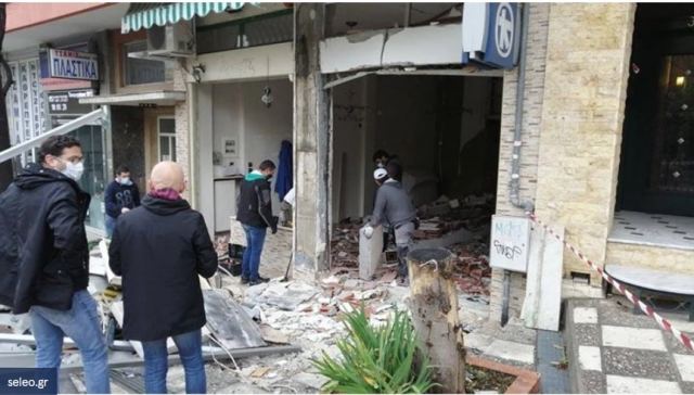 Εκρηξη ΑΤΜ στη Θεσσαλονίκη: Ατζαμήδες ληστές ανατίναξαν τα μισά καταστήματα της γειτονιάς