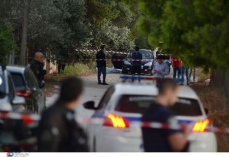 Μακελειό στη Λούτσα: Βρέθηκαν αποτυπώματα του 32χρονου Τούρκου στο αυτοκίνητο των «έξι»