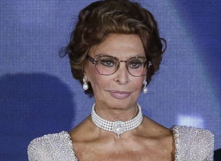 Sophia Loren: Σπάνια δημόσια εμφάνιση με τον γιο και τα εγγόνια της