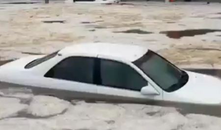 Χαλάζι και πλημμύρες σε Ντουμπάι και Άμπου Ντάμπι