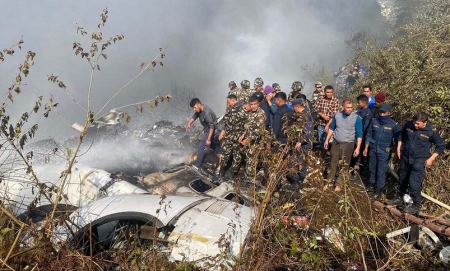 Συντριβή αεροπλάνου: Τουλάχιστον 40 οι νεκροί στο Νεπάλ