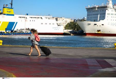 Ήρθη το απαγορευτικό απόπλου στα λιμάνια - Κανονικά τα δρομολόγια σε Πειραιά, Ραφήνα και Λαύριο