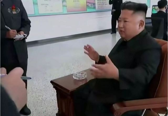 Βόρεια Κορέα: «Ολοζώντανος» και… θεριακλής ο Κιμ Γιονγκ Ουν (video)