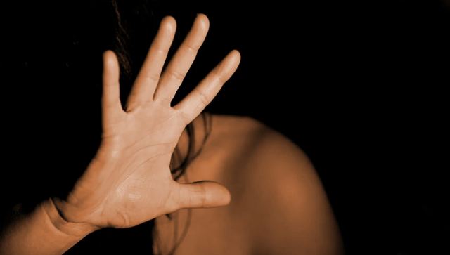 Φρίκη στον Άγιο Παντελεήμονα με ομαδικό βιασμό 26χρονης εγκύου