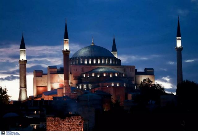 Ο Ερντογάν ανοίγει στην επέτειο της Άλωσης τα τζαμιά και τα σενάρια για την Αγιά Σοφιά παίρνουν φωτιά