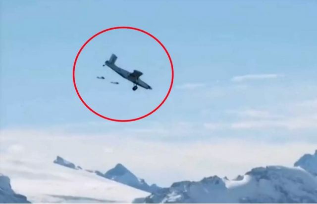 Συγκλονιστικό βίντεο: Πήδηξαν μέσα σε αεροπλάνο ενώ αυτό πετούσε πάνω από τις Άλπεις