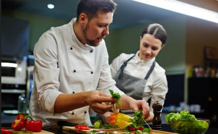 Λαμία: Ζητούνται Υπάλληλοι με γνώσεις κουζίνας από γνωστή αλυσίδα εστίασης