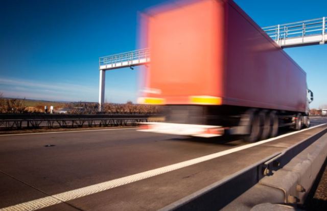 Αδήλωτη εργασία: Πρόστιμα από την Επιθεώρηση Εργασίας σε εταιρείες οδικών μεταφορών