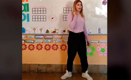 Η δασκάλα του TikTok: Οι καινοτόμες μέθοδοι μίας εκπαιδευτικού στην τάξη, έγιναν viral στα social media