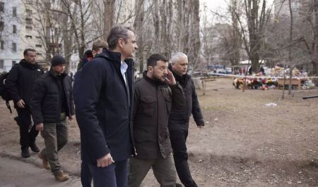 Ζελένσκι για την έκρηξη στην Οδησσό: «Πρέπει να είσαι άρρωστος για να χτυπήσεις μερικές εκατοντάδες μέτρα από τον Έλληνα πρωθυπουργό»