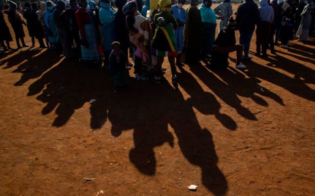 Πάνω από μισό εκατομμύριο τα κρούσματα κορωνοϊού στη Νότια Αφρική
