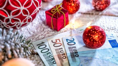Δώρο Χριστουγέννων: Πότε πληρώνεται - Πόσα χρήματα θα πάρουν οι ιδιωτικοί υπάλληλοι