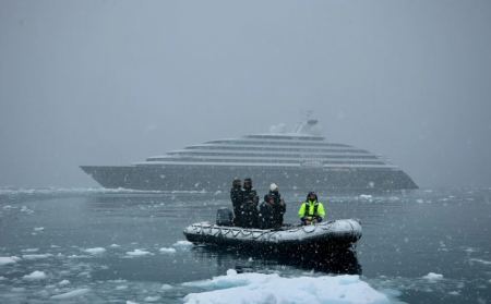 Ανταρκτική: Κρουαζιέρα με νεκρό και τραυματίες - Τεράστιο κύμα έπεσε πάνω στο πλοίο και έσπασε τζάμια
