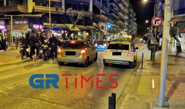 Επεισόδια στη Θεσσαλονίκη: Η αστυνομία παρενέβη και διέλυσε συγκέντρωση έξω από take away μπαρ [εικόνες]