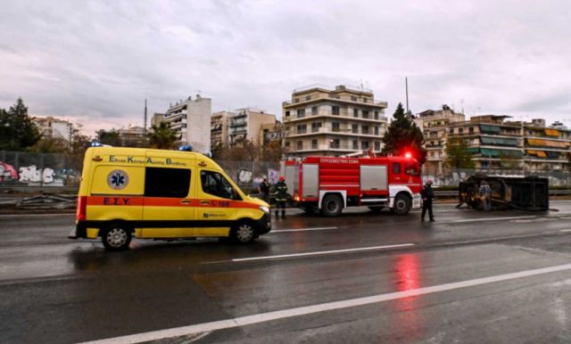 Σύγκρουση αυτοκινήτου με φορτηγό στη Λάρισα - Σοβαρά τραυματισμένος ένας 29χρονος