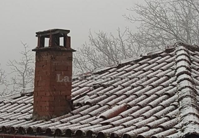 Ξεκίνησαν οι χιονοπτώσεις στα ορεινά χωριά της Φθιώτιδας (ΒΙΝΤΕΟ)