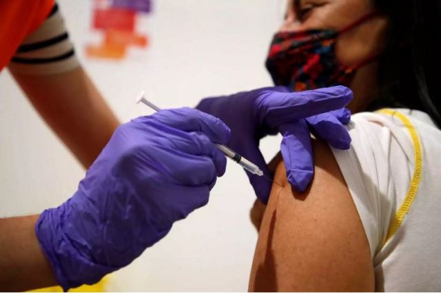 Ζαούτης: «Δεν υπάρχουν αυτοάνοσα που εμφανίζονται χρόνια μετά τον εμβολιασμό με mRNA εμβόλια»
