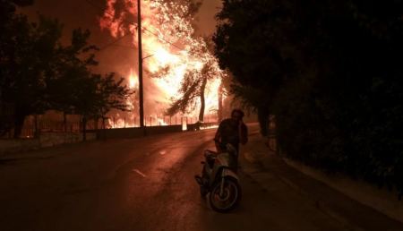 Φωτιές στην Ελλάδα: Οι πυρκαγιές «τέρατα», τύπου Καλιφόρνιας και ο ελλιπής και απαρχαιωμένος τρόπος αντιμετώπισής τους