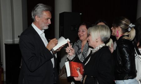 Ο Γιάννης Καλπούζος παρουσίασε στη Λαμία το νέο του βιβλίο «Καλντερίμι: 99 χρόνια στη Σαλονίκη» (ΦΩΤΟ)