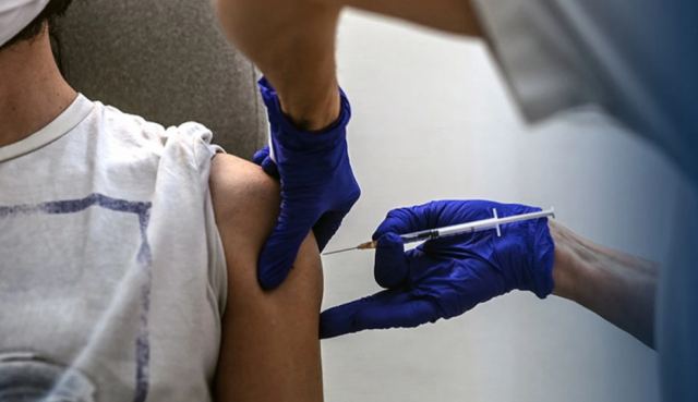 Εικονικοί εμβολιασμοί στο Ηράκλειο: Ειδικευόμενοι γιατροί έβγαλαν πλαστά πιστοποιητικά
