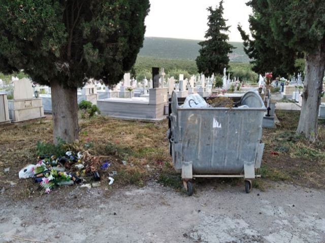Εικόνες από το κοιμητήριο στο Μαρτίνο