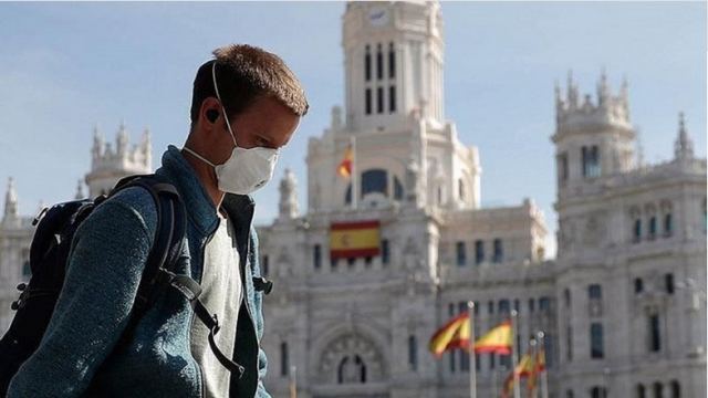 Ισπανία: Απαγορεύεται να μετακινηθούν εκτός της περιφέρειάς τους τα τρία τέταρτα των 47 εκατομμυρίων πολιτών