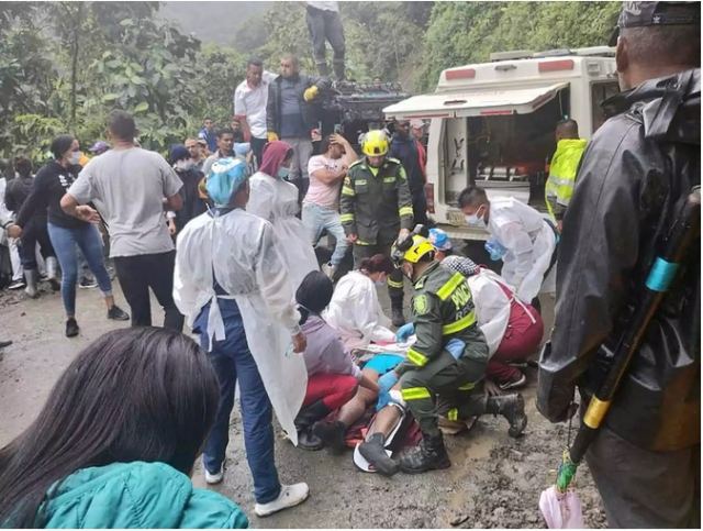 Κολομβία: Τουλάχιστον 12 οι νεκροί στο λεωφορείο που θάφτηκε από κατολίσθηση