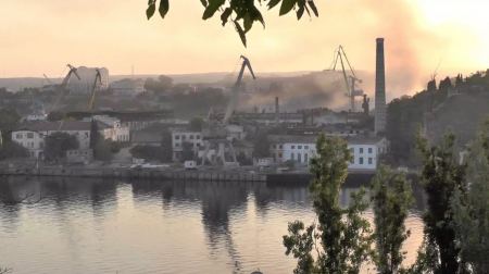 Ουκρανία: Καταστράφηκαν ένα ρωσικό υποβρύχιο και ένα αποβατικό πλοίο στη Σεβαστούπολη από drones λέει το Κίεβο