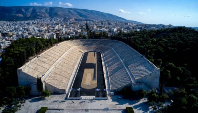 «Dior celebrates Greece»: Αίτημα στο υπουργείο Τουρισμού για εκδηλώσεις στην Ελλάδα και ντεφιλέ στο Καλλιμάρμαρο
