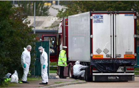 Ένοχος για 39 ανθρωποκτονίες δήλωσε ο εγκέφαλος συμμορίας διακινητών που βρέθηκαν νεκροί μέσα σε φορτηγό ψυγείο στη Βρετανία