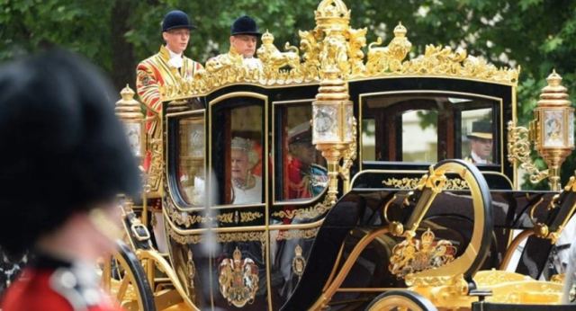 Βασίλισσα Ελισάβετ: Τα Μπαρμπέιντος της κάνουν &quot;έξωση&quot; - H πρωτοφανής κίνηση