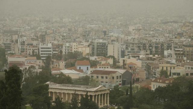 Μέτρα για την ατμοσφαιρική ρύπανση στην Αθήνα ζητά η Κομισιόν