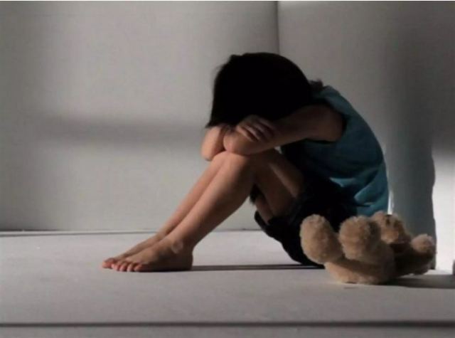 Απόλυτη φρίκη! 11 συλλήψεις για κακοποιήσεις παιδιών έως και 5 χρονών